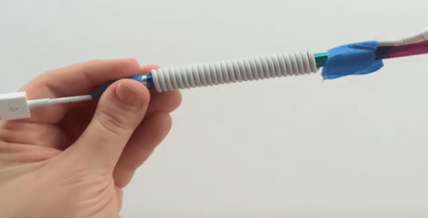 طريقة لف الشريط حول القلم