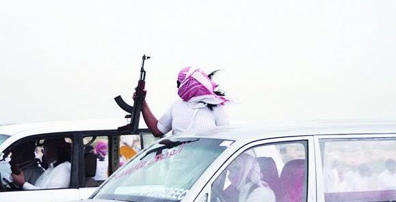 سعودي يحمل سلاحا (الرياض)