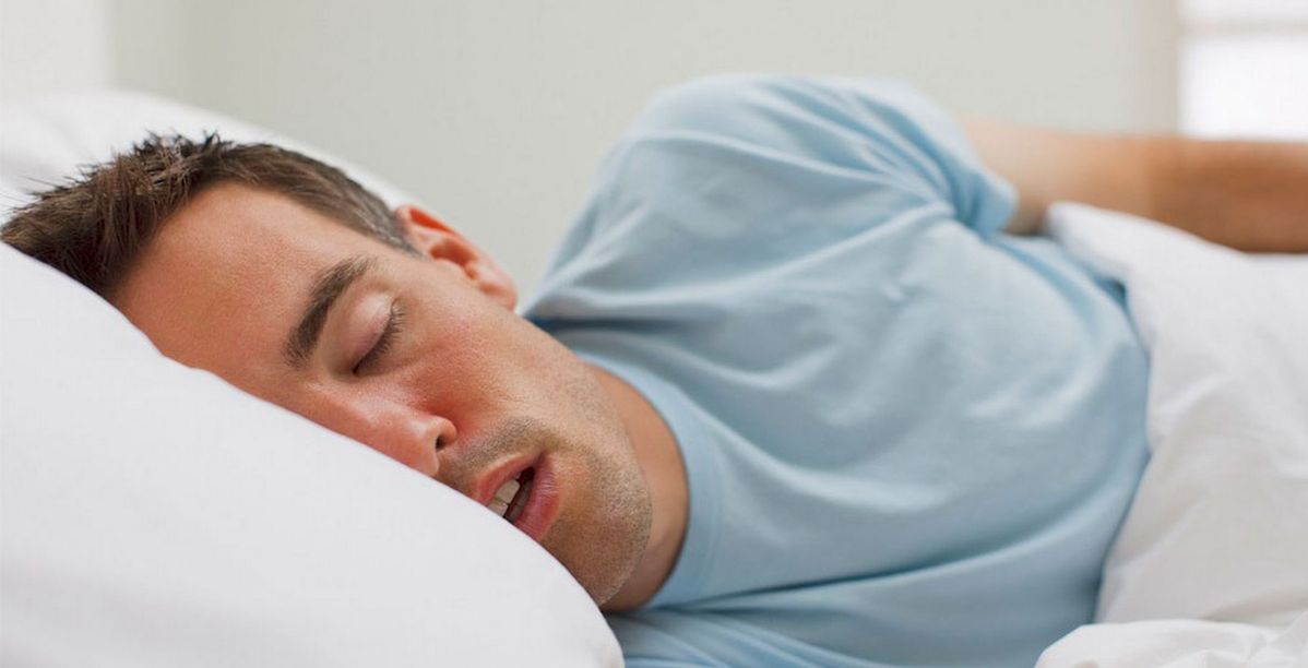 خطورة النوم مع الفم المفتوح