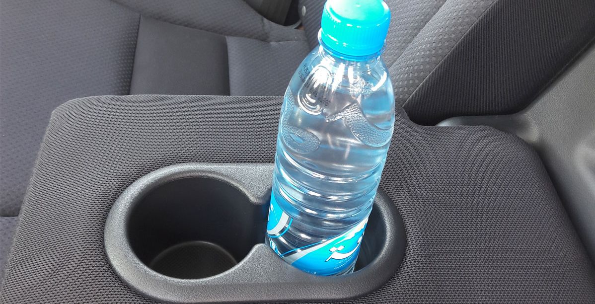 خطورة قوارير المياه في السيارة