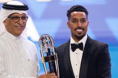 نجم الهلال السعودي سالم الدوسري يتوّج بجائزة أفضل لاعب آسيوي لعام 2022